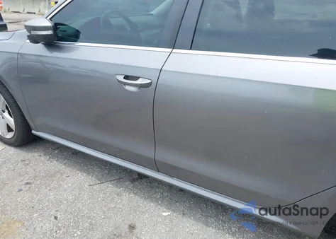 2013 Volkswagen Passat 2.5L Se из США, поврежденный, VIN 1VWBP7A36DC082985